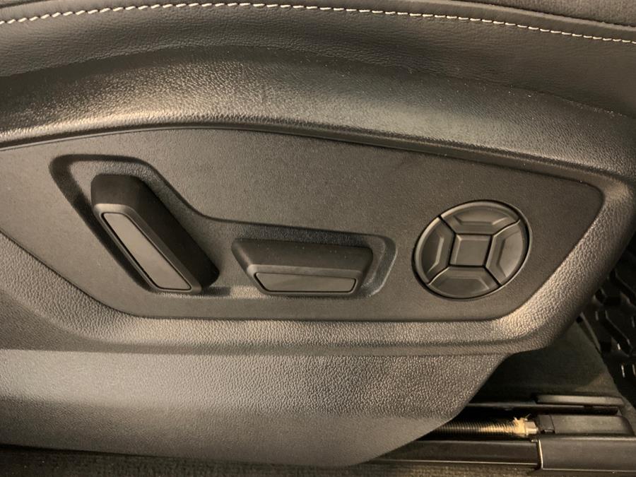Vehicle image 60 of 63