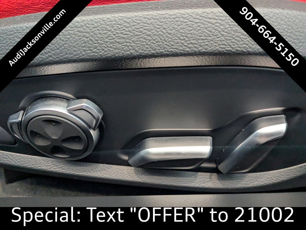 Vehicle image 21 of 32