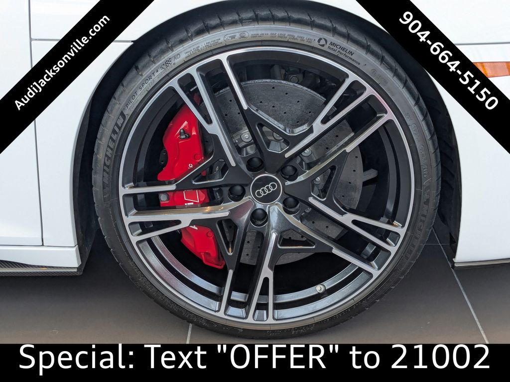 Vehicle image 17 of 32