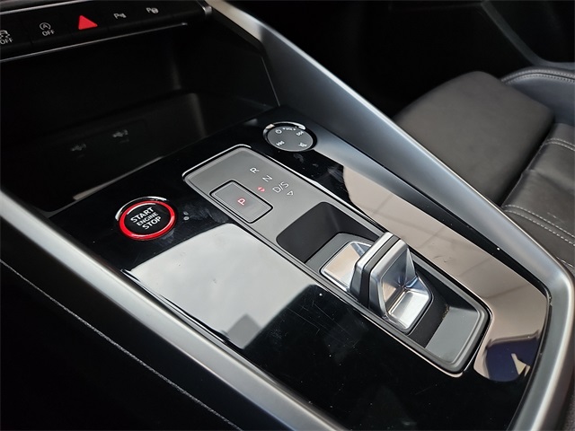 Vehicle image 20 of 25