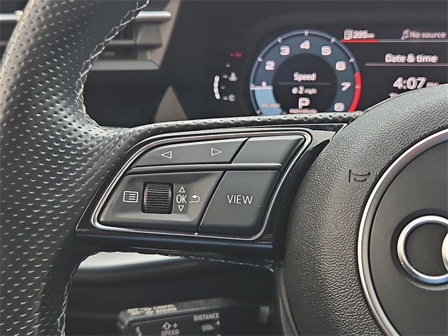 Vehicle image 23 of 25