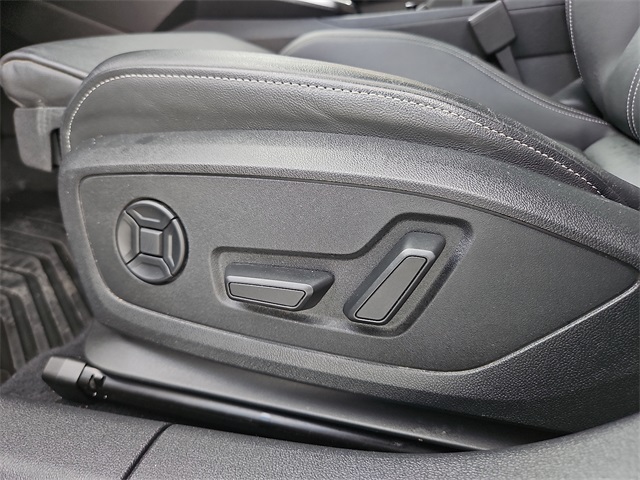 Vehicle image 25 of 25