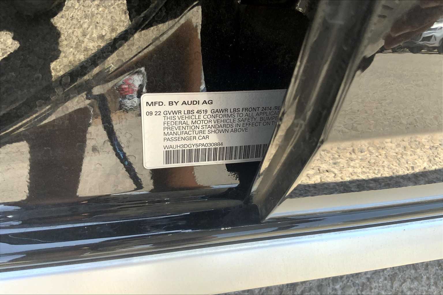 Vehicle image 25 of 33