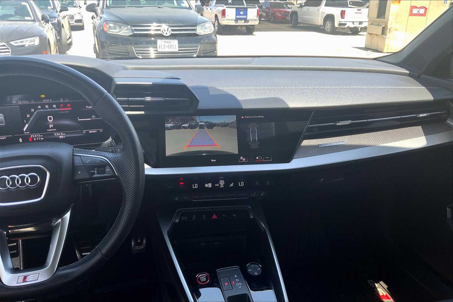 Vehicle image 15 of 33