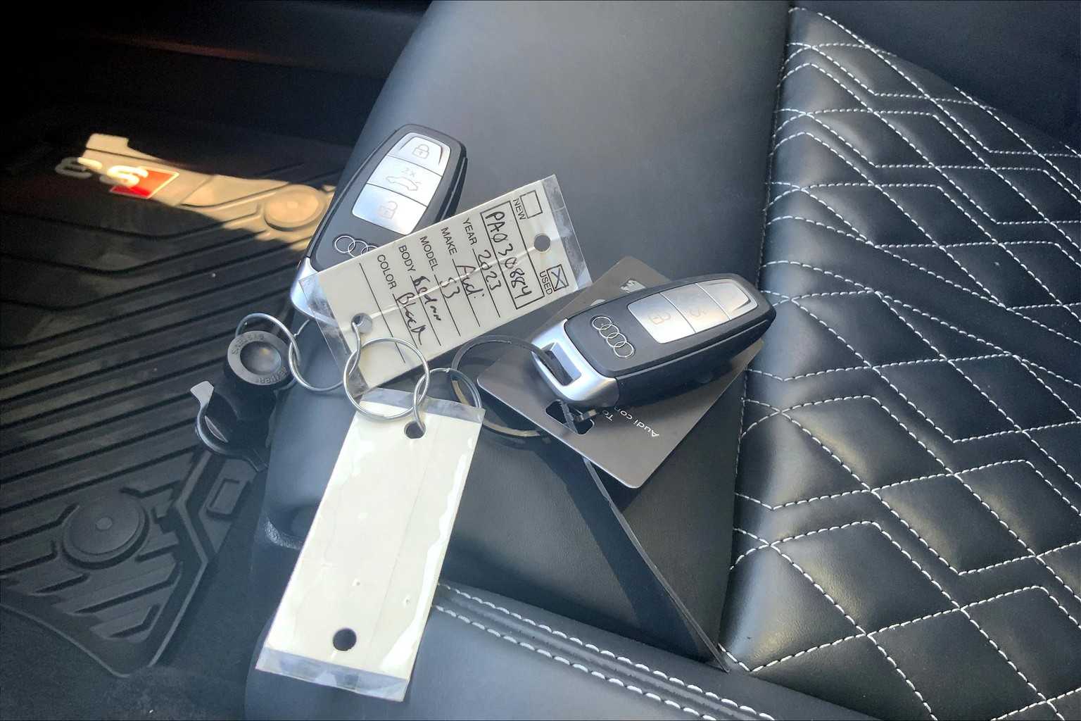 Vehicle image 24 of 33