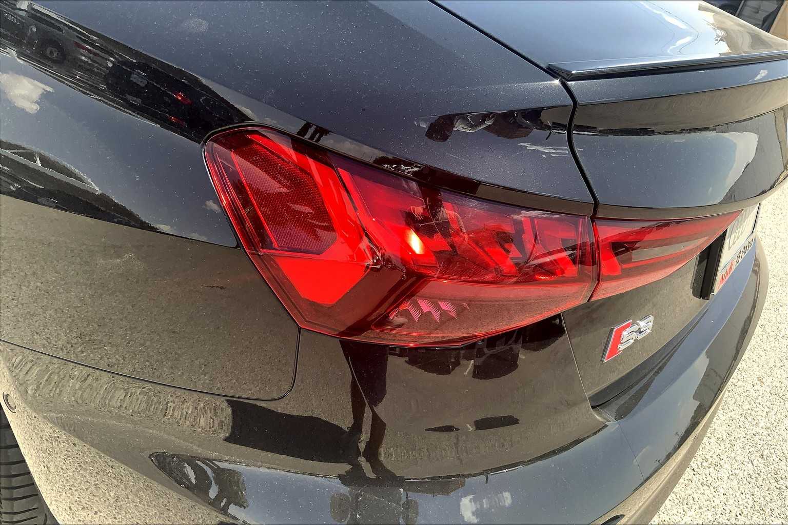Vehicle image 23 of 33