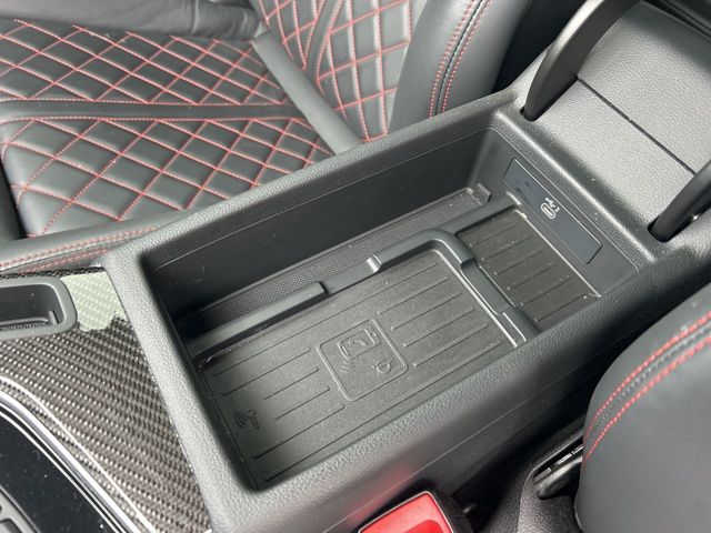 Vehicle image 31 of 42
