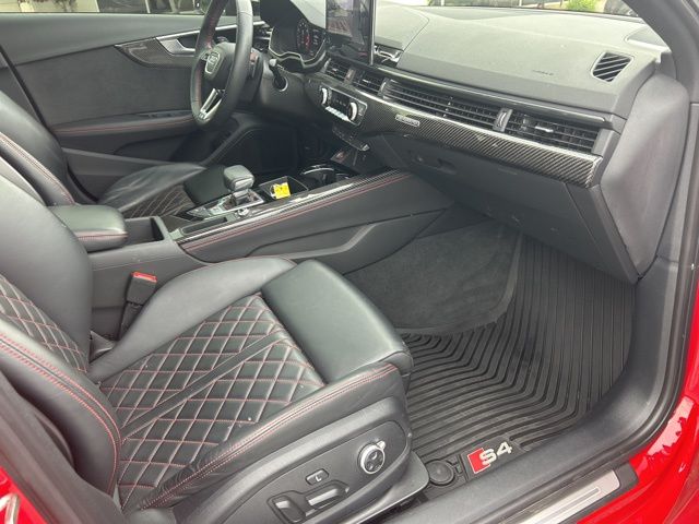 Vehicle image 41 of 42