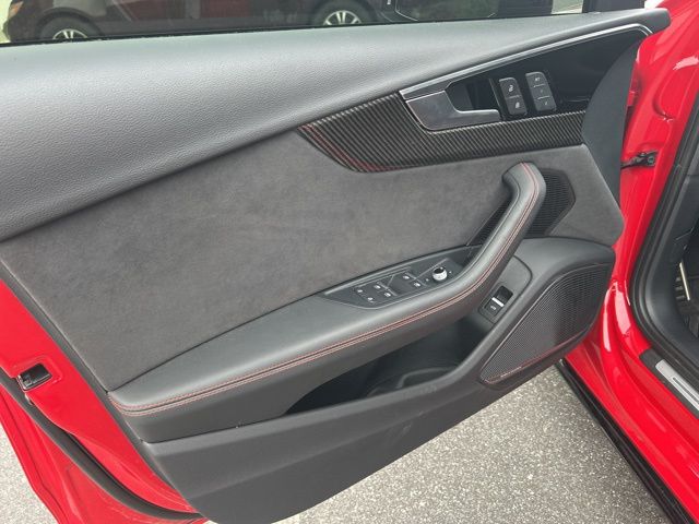 Vehicle image 18 of 42