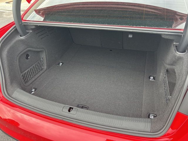 Vehicle image 37 of 42