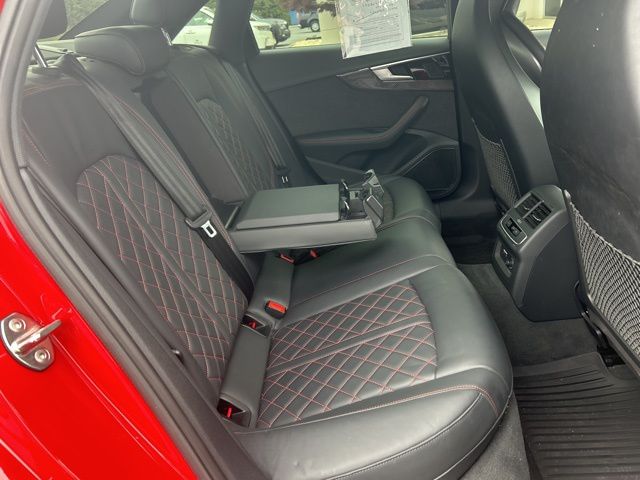 Vehicle image 39 of 42