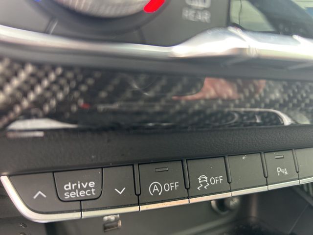 Vehicle image 29 of 42