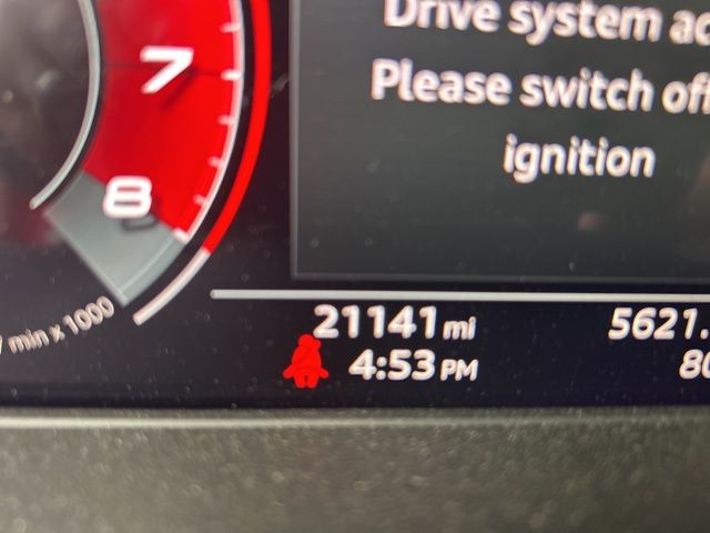 Vehicle image 27 of 42