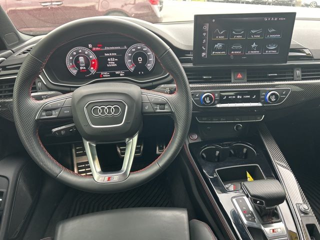 Vehicle image 20 of 42