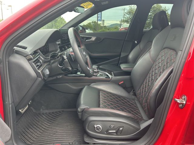 Vehicle image 19 of 42