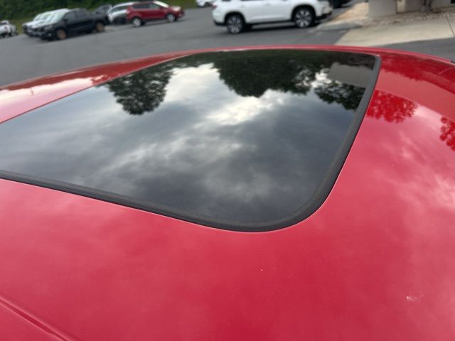 Vehicle image 15 of 42