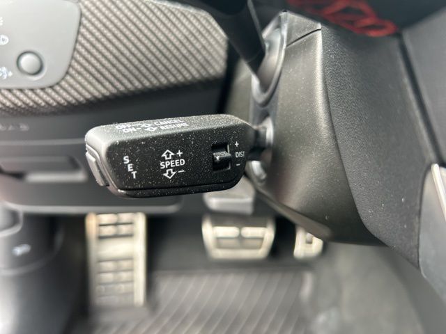 Vehicle image 25 of 42