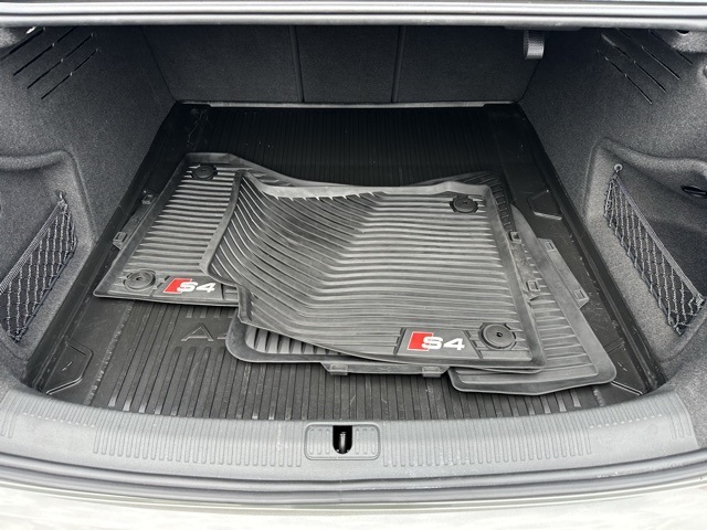 Vehicle image 34 of 43