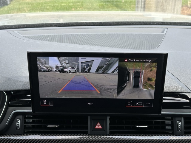 Vehicle image 21 of 43