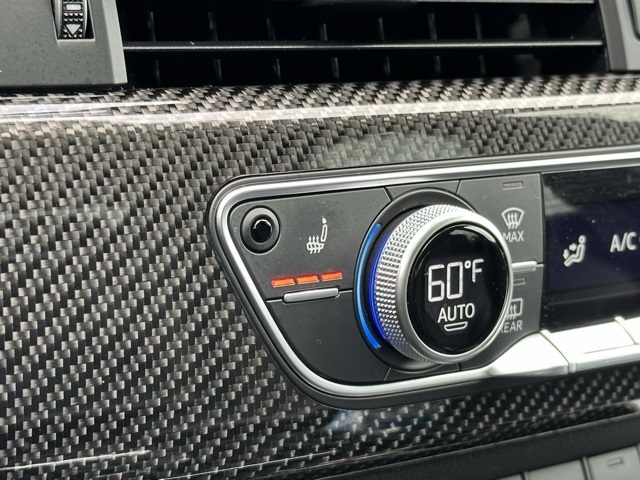 Vehicle image 26 of 43