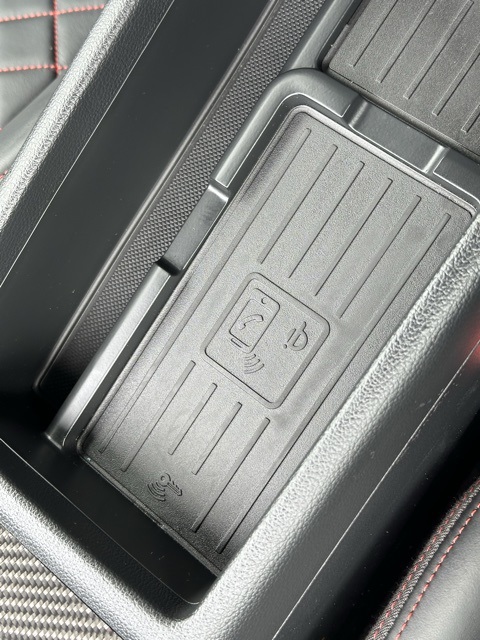 Vehicle image 30 of 43