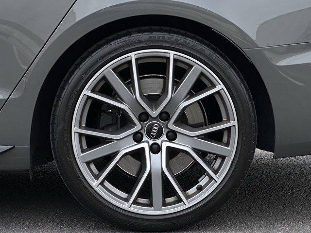 Vehicle image 41 of 43