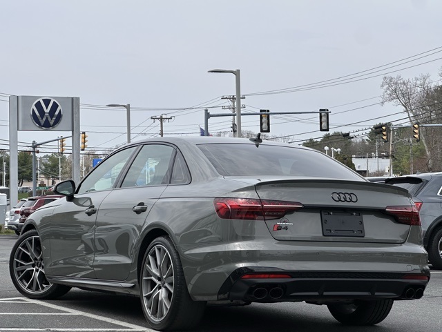 Vehicle image 4 of 43