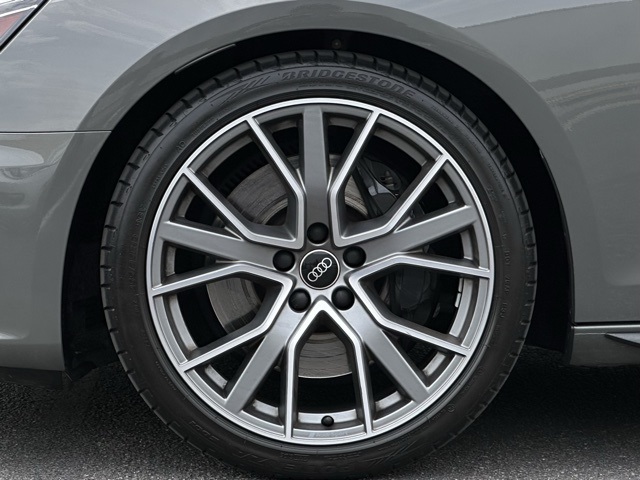 Vehicle image 40 of 43