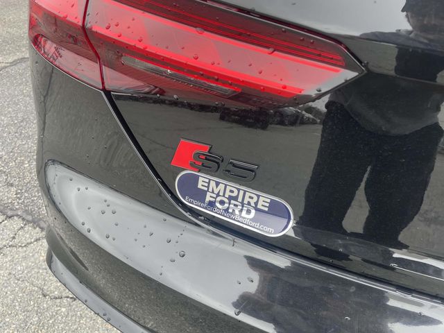 Vehicle image 9 of 35