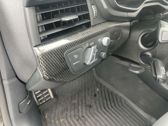 Vehicle image 21 of 35