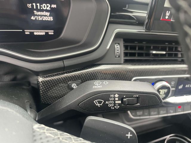 Vehicle image 33 of 35