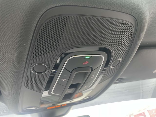 Vehicle image 28 of 35