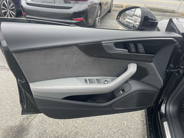 Vehicle image 17 of 35
