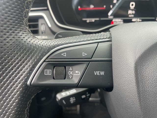 Vehicle image 32 of 35