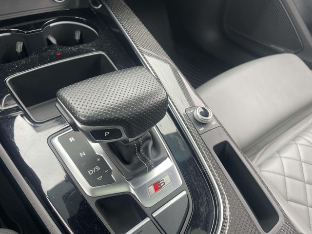 Vehicle image 27 of 35