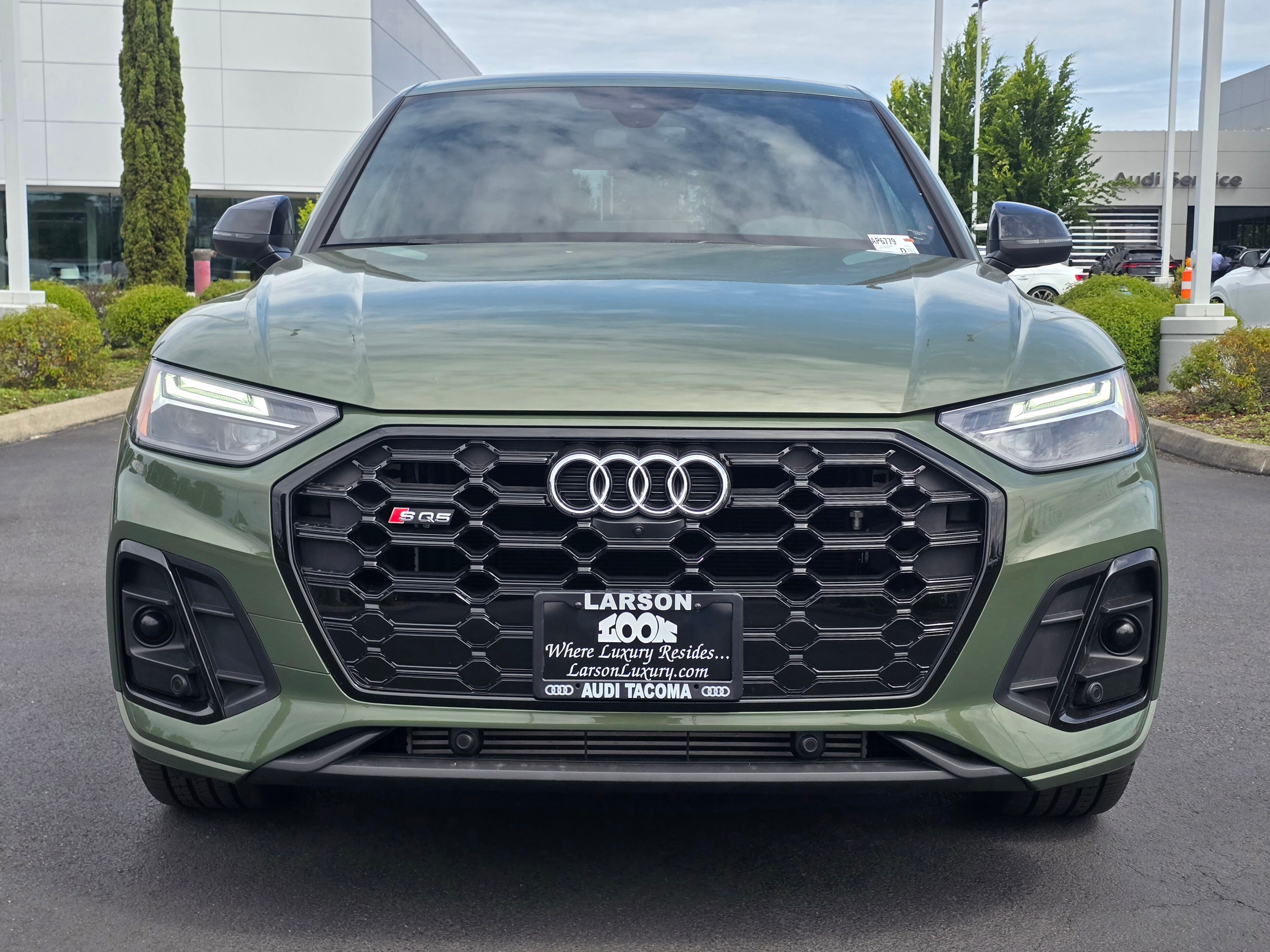 2023 Audi SQ5 Sportback Premium Plus Image 2 of 47