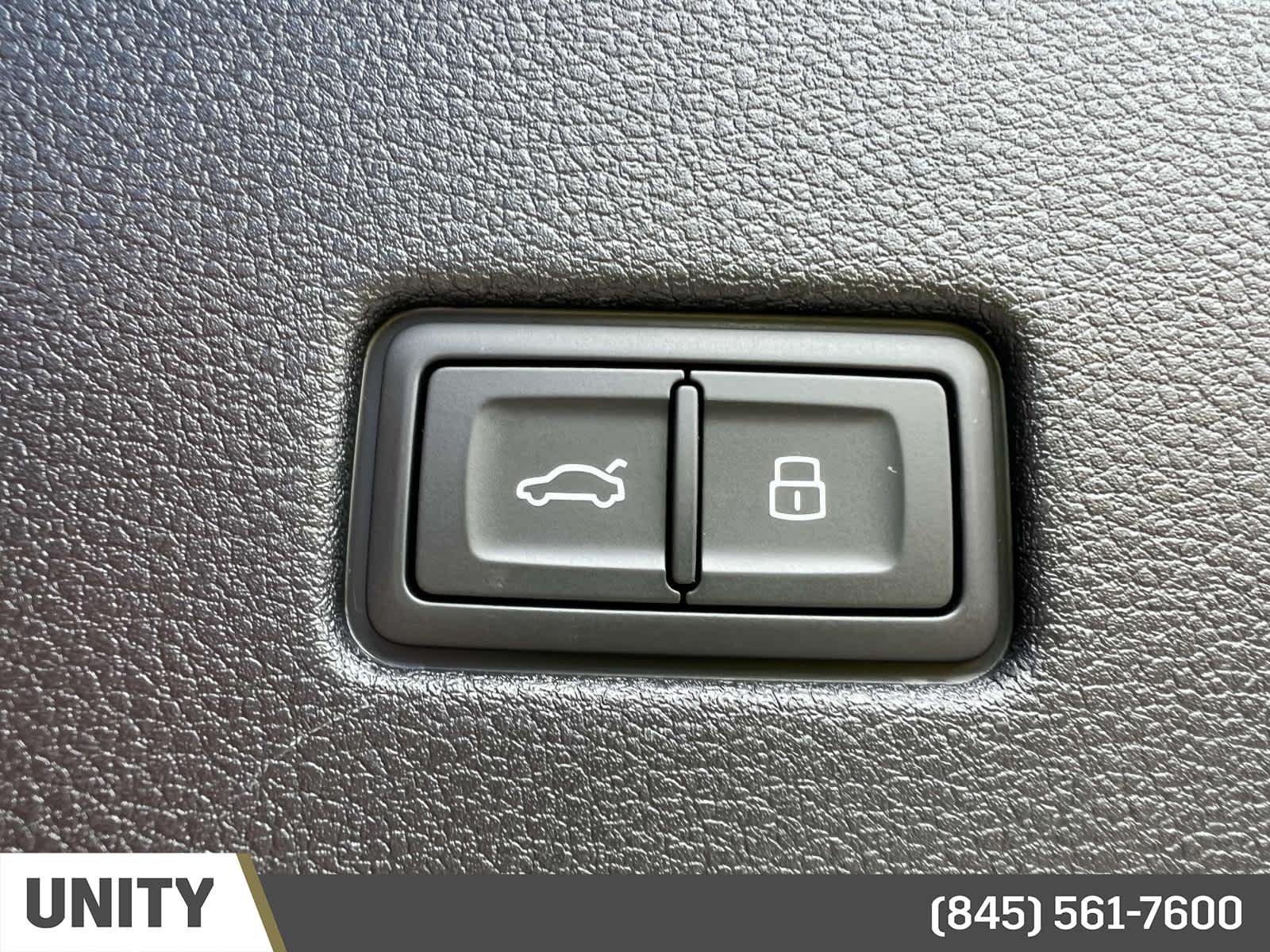 Vehicle image 14 of 39