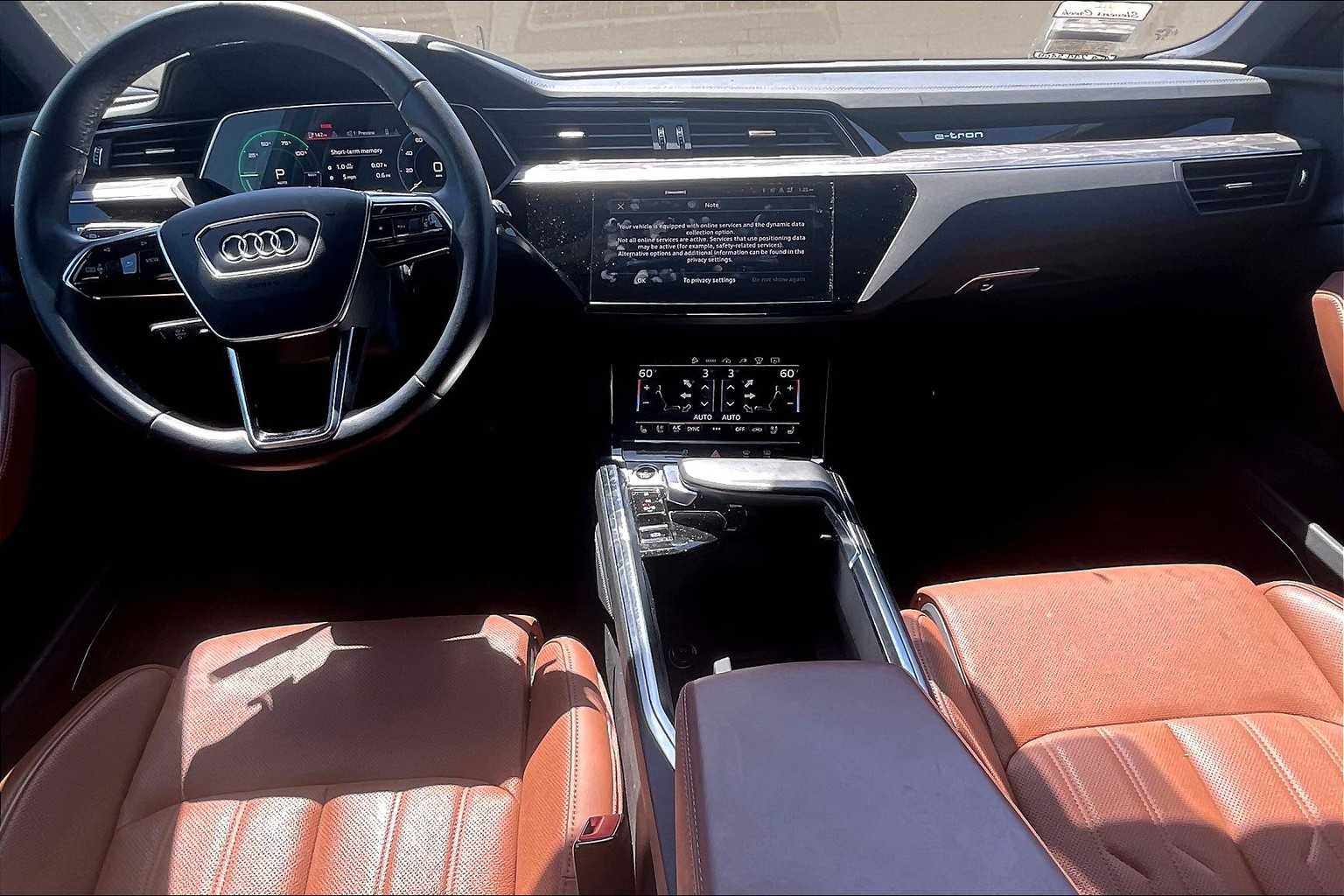 Vehicle image 14 of 32