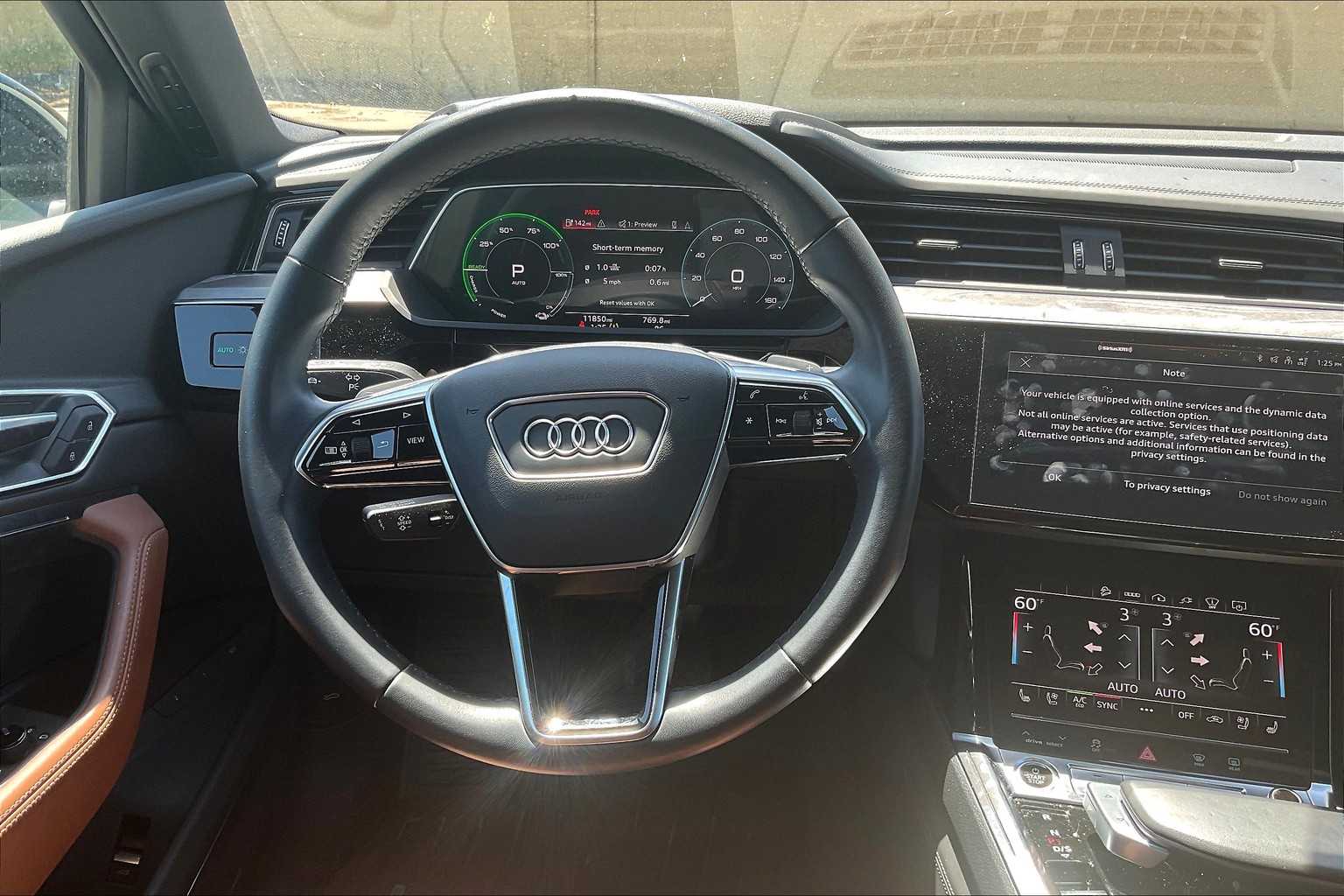 Vehicle image 7 of 32