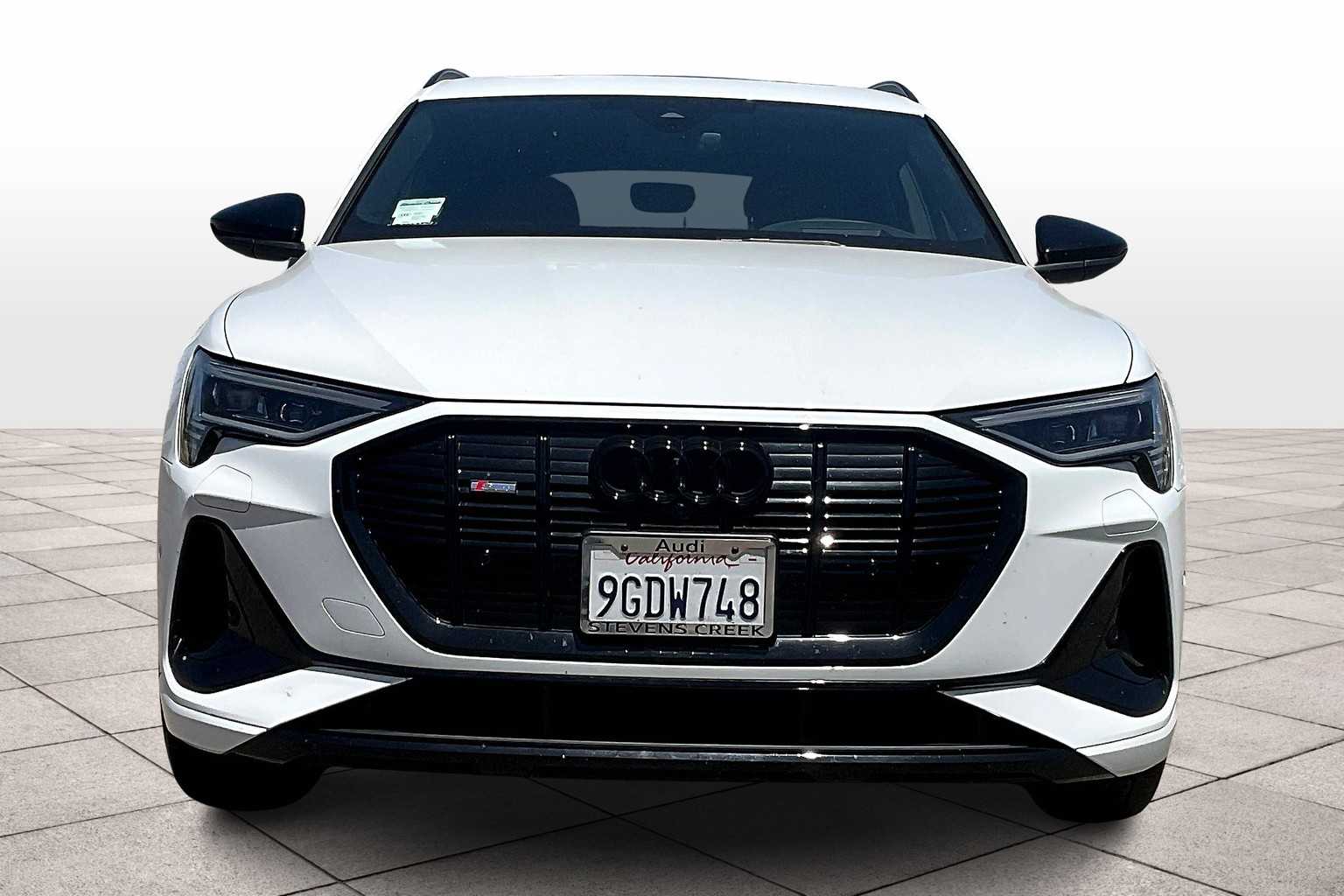 Vehicle image 2 of 32