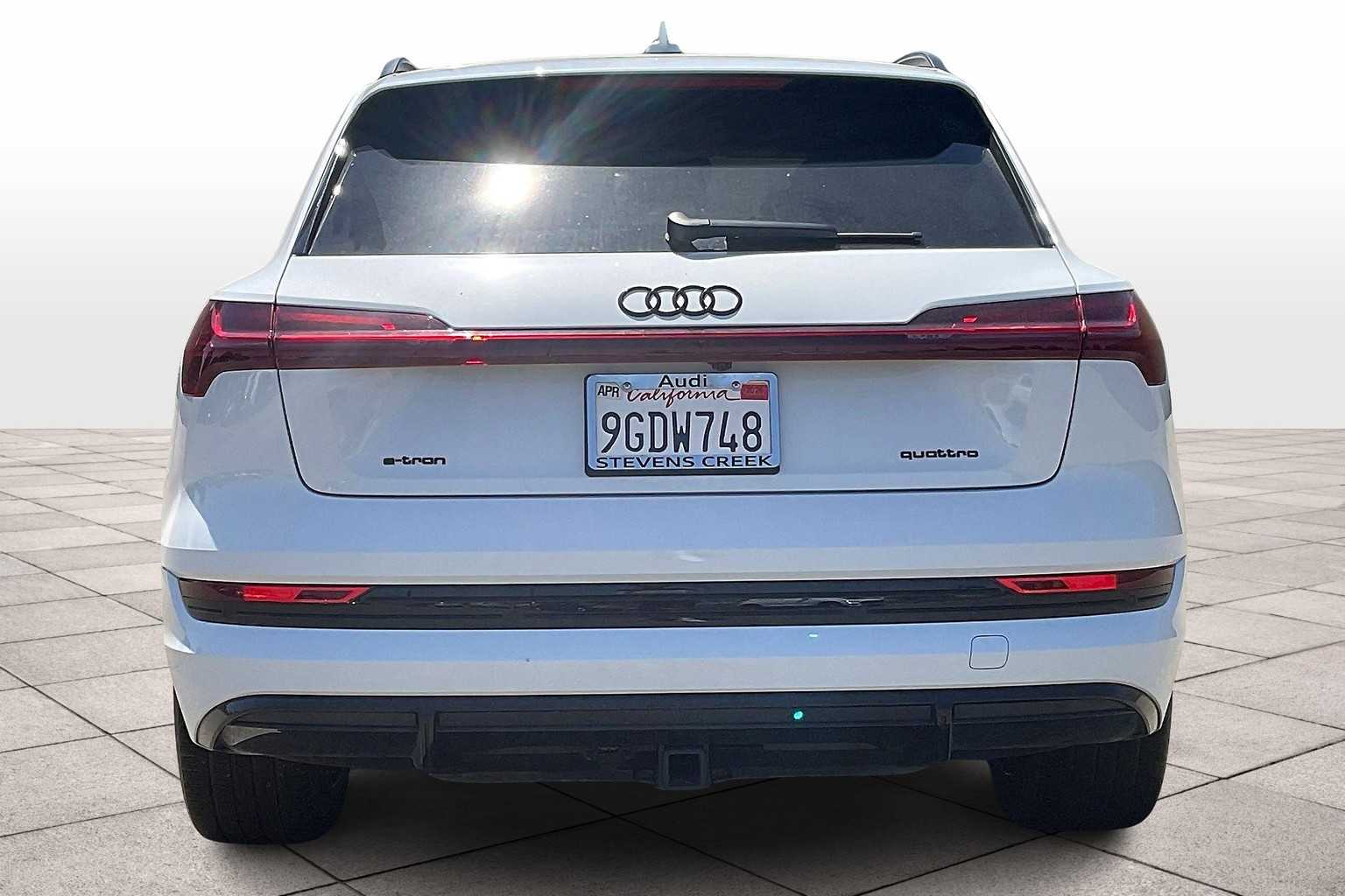 Vehicle image 5 of 32