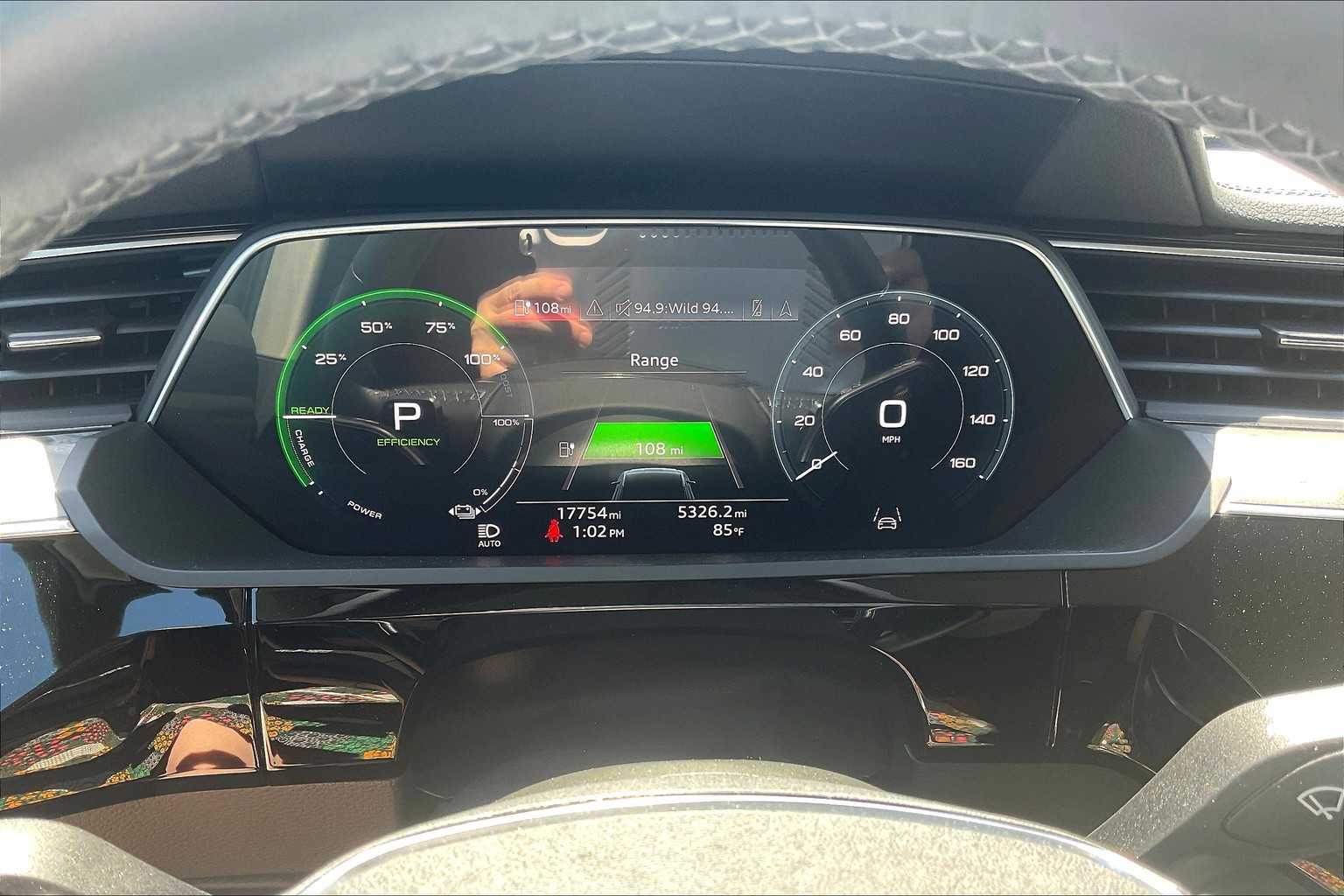 Vehicle image 19 of 32