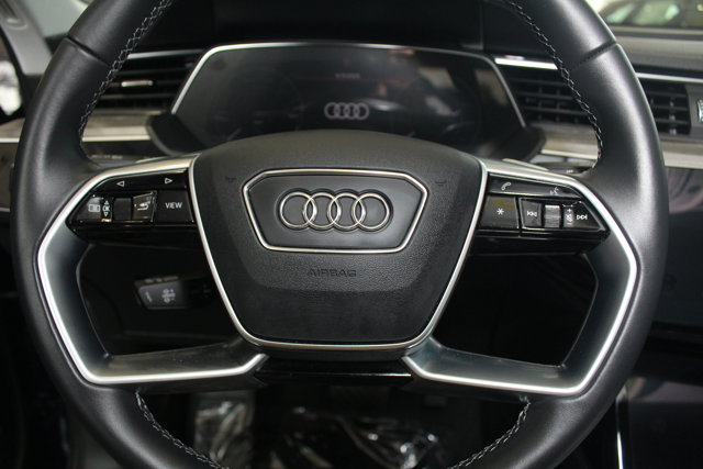 Vehicle image 16 of 31