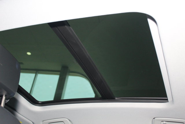 Vehicle image 25 of 31