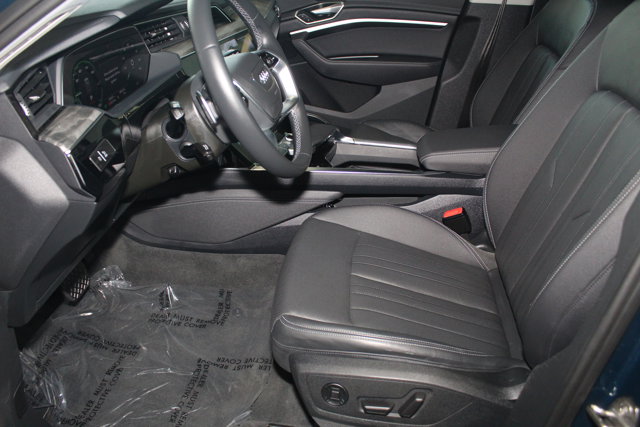 Vehicle image 20 of 31