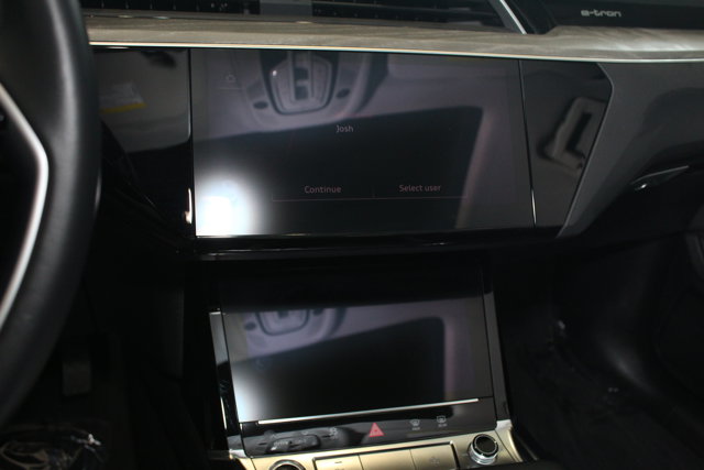 Vehicle image 15 of 31