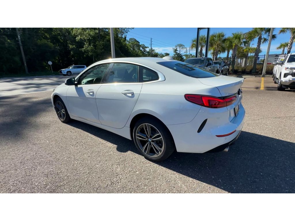 Vehicle image 14 of 29