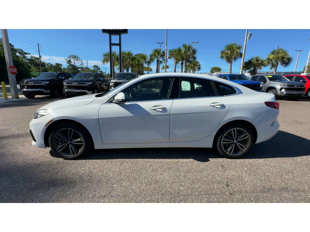 Vehicle image 16 of 29