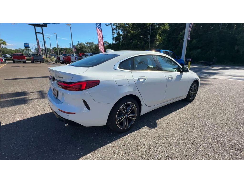 Vehicle image 11 of 29
