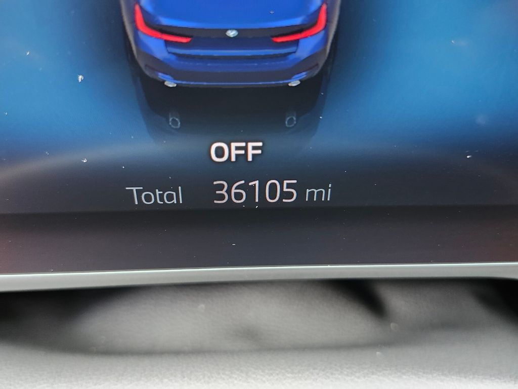 Vehicle image 19 of 34